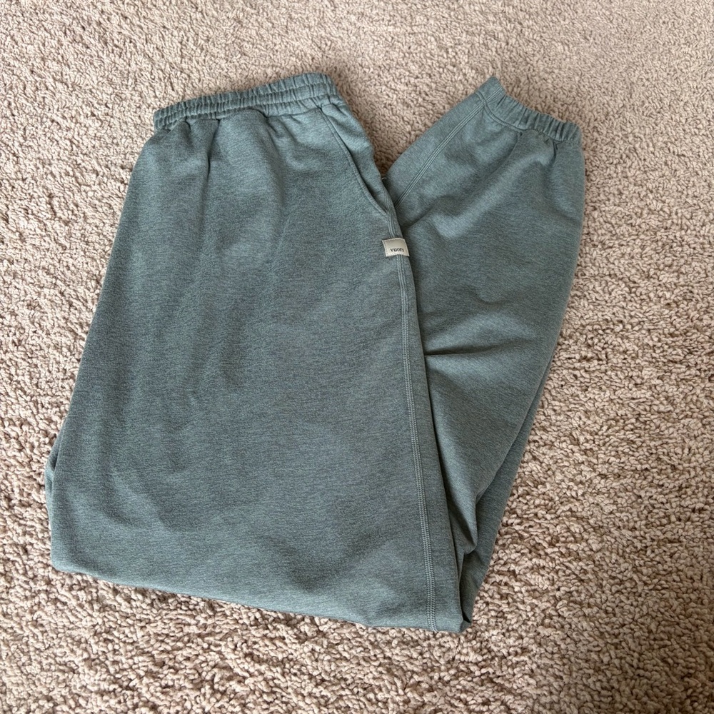Vuori Women’s Boyfriend Dream Knit Jogger Pants Size M Laurel Heather - Picture 4 of 14